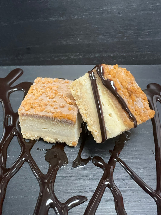 Vanilla and Lotus Biscoff Cheesecake bites 2pcs